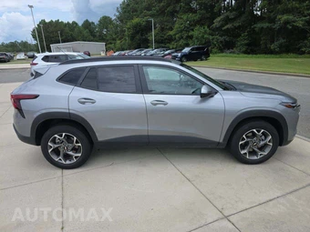 2025 Chevrolet Trax LT – miniatura 4