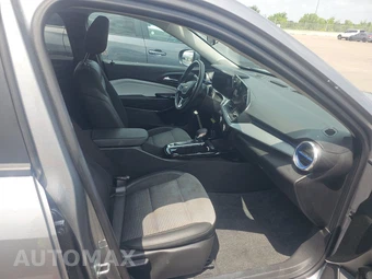 2025 Chevrolet Trax LT - miniatura 8
