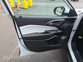 2025 Chevrolet Trax LT - miniatura 9