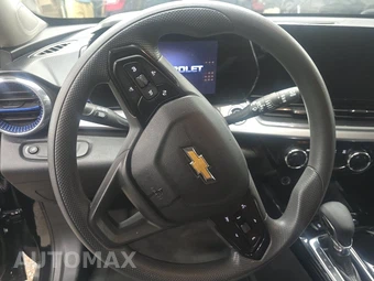 2025 Chevrolet Trax LT - miniatura 10