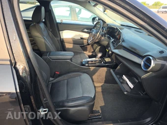 2025 Chevrolet Trax LT - miniatura 8