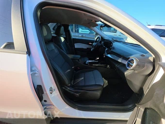 2025 Chevrolet Trax LT - miniatura 8