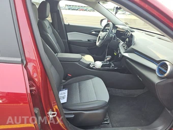 2025 Chevrolet Trax LT - miniatura 8