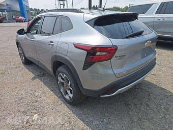 2025 Chevrolet Trax LT - miniatura 2