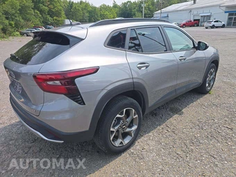 2025 Chevrolet Trax LT - miniatura 3