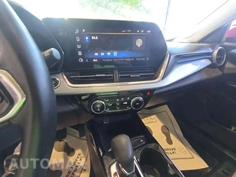 2025 Chevrolet Trax LT – miniatura 10