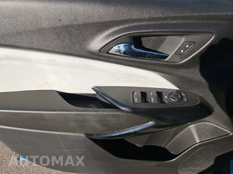 2025 Chevrolet Trax LT - miniatura 9