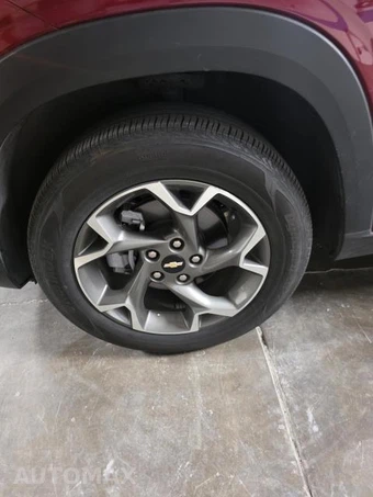 2025 Chevrolet Trax LT - miniatura 5