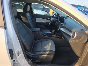 2025 Chevrolet Trax LT – miniatura 8
