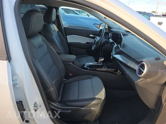2025 Chevrolet Trax LT - miniatura 8