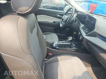 2025 Chevrolet Trax LT - miniatura 8