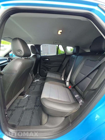 2025 Chevrolet Trax LT - miniatura 13