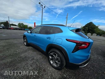 2025 Chevrolet Trax LT - miniatura 2