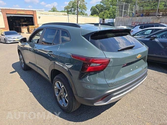 2025 Chevrolet Trax LT - miniatura 2
