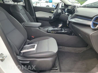 2025 Chevrolet Trax LT - miniatura 8