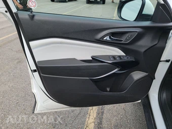 2025 Chevrolet Trax LT - miniatura 9