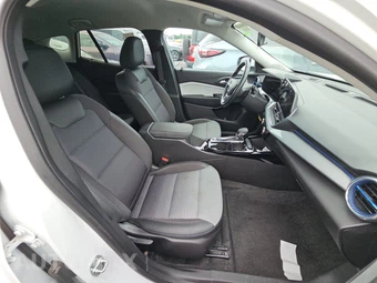 2025 Chevrolet Trax LT - miniatura 8