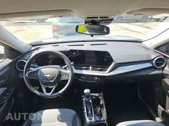 2025 Chevrolet Trax LT - miniatura 11