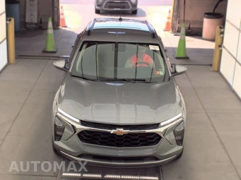 2025 Chevrolet Trax LT - miniatura 2