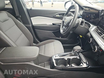 2025 Chevrolet Trax LT - miniatura 8