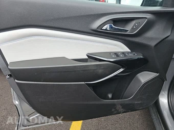 2025 Chevrolet Trax LT - miniatura 9