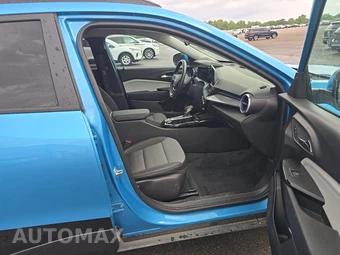 2025 Chevrolet Trax LT - miniatura 8