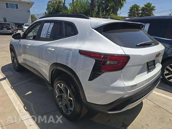 2025 Chevrolet Trax LT – miniatura 2