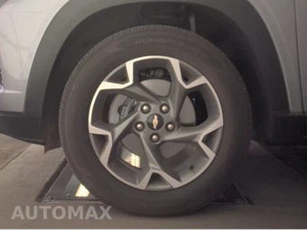 2025 Chevrolet Trax LT - miniatura 9