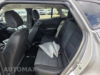 2025 Chevrolet Trax LT – miniatura 8