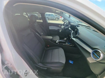 2025 Chevrolet Trax LT - miniatura 8