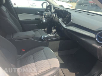 2025 Chevrolet Trax LT - miniatura 8