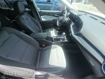 2025 Chevrolet Trax LT - miniatura 8