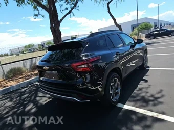 2025 Chevrolet Trax LT – miniatura 3