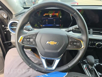 2025 Chevrolet Trax LT - miniatura 10