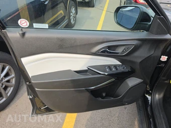 2025 Chevrolet Trax LT - miniatura 9