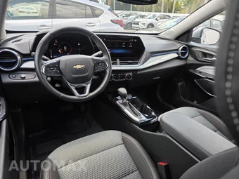 2025 Chevrolet Trax LT – miniatura 2