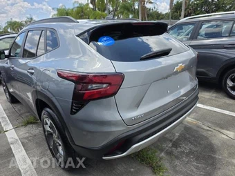 2025 Chevrolet Trax LT – miniatura 3