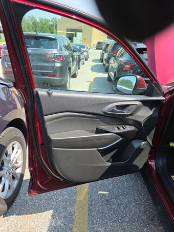 2025 Chevrolet Trax LT – miniatura 9