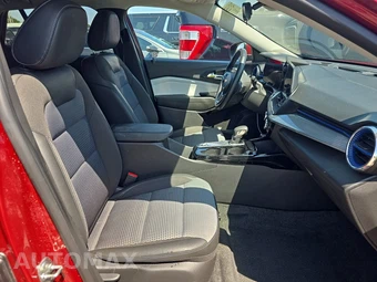 2025 Chevrolet Trax LT - miniatura 8