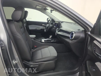 2025 Chevrolet Trax LT - miniatura 8