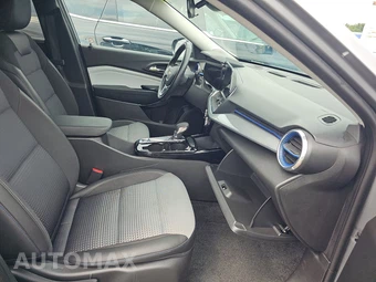 2025 Chevrolet Trax LT - miniatura 8