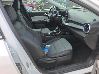 2025 Chevrolet Trax LT - miniatura 8