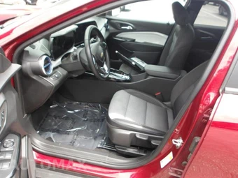 2025 Chevrolet Trax LT – miniatura 8