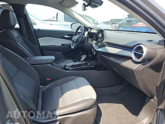 2025 Chevrolet Trax LT - miniatura 8