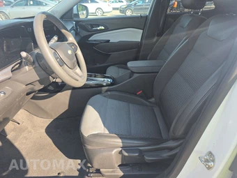 2025 Chevrolet Trax LT - miniatura 7
