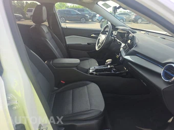 2025 Chevrolet Trax LT - miniatura 8