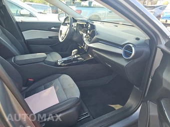 2025 Chevrolet Trax LT - miniatura 8