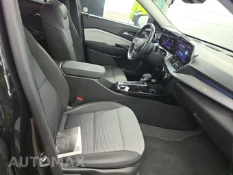 2025 Chevrolet Trax LT - miniatura 8