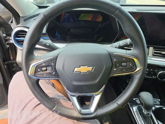 2025 Chevrolet Trax LT - miniatura 10