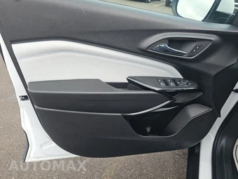 2025 Chevrolet Trax LT - miniatura 9